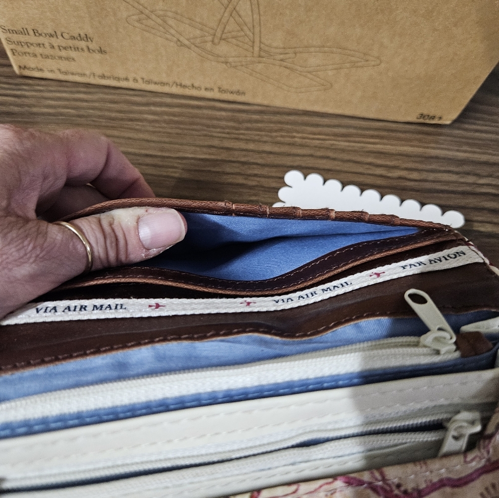 Paper Plane Wallet - Picture 8 of 9